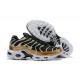 Zapatillas Nike Air Max Plus QS Hombre - Negro Oro