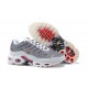 Nike Air Max Plus QS Zapatilla de Deporte Gris Rojo