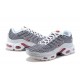 Nike Air Max Plus QS Zapatilla de Deporte Gris Rojo